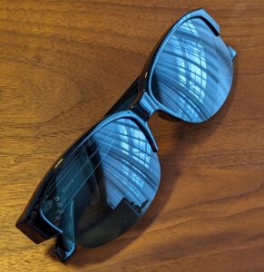 IZONE Sunglasses worn over glasses-eyecatch
